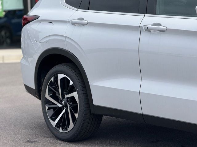 2025 Mitsubishi Outlander PHEV Base