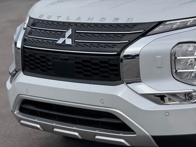 2025 Mitsubishi Outlander PHEV Base