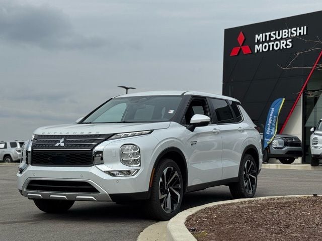 2025 Mitsubishi Outlander PHEV Base