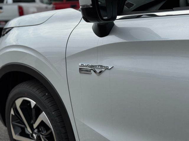 2025 Mitsubishi Outlander PHEV Base