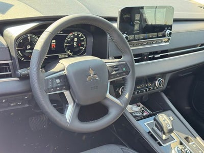 2025 Mitsubishi Outlander PHEV SE