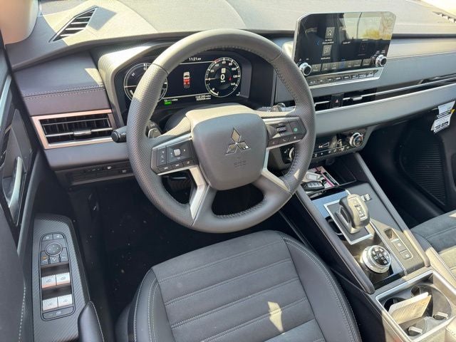 2025 Mitsubishi Outlander PHEV SE