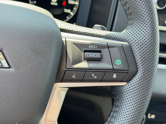 2025 Mitsubishi Outlander PHEV SE