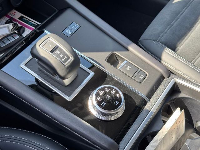 2025 Mitsubishi Outlander PHEV SE