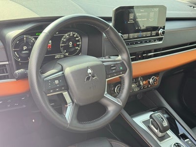 2025 Mitsubishi Outlander PHEV SEL