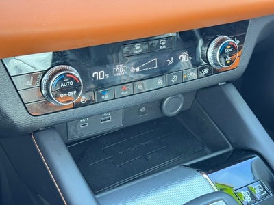 2025 Mitsubishi Outlander PHEV SEL