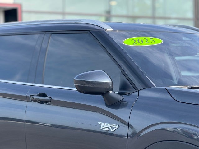 2025 Mitsubishi Outlander PHEV SEL