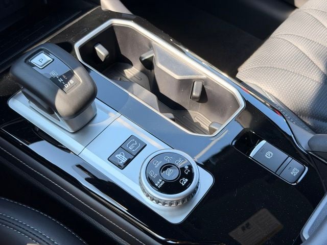 2026 Mitsubishi Outlander PHEV SEL