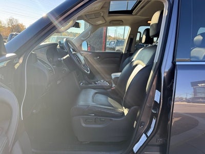 2024 INFINITI QX80 LUXE