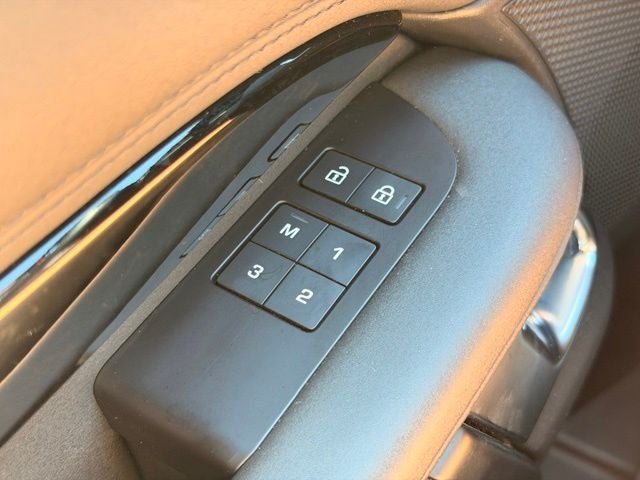 2024 Land Rover Discovery S