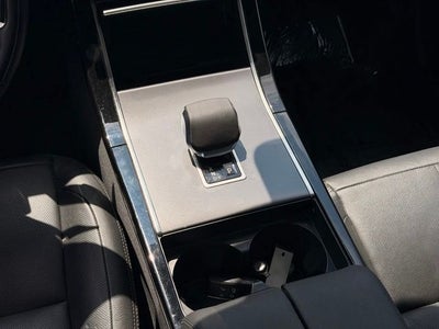 2025 Land Rover Range Rover Velar Dynamic SE