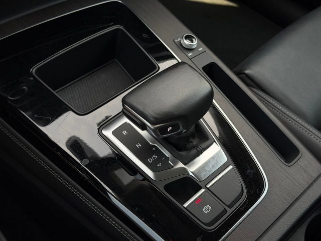 2024 Audi Q5 45 S line Premium quattro